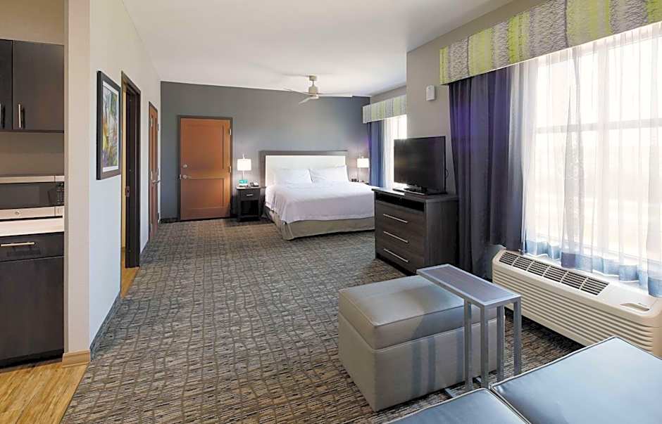 Homewood Suites by Hilton Topeka