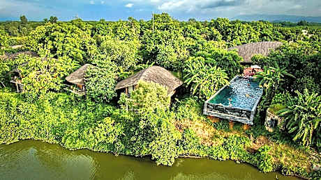 Tomodachi Retreat - Làng Mít