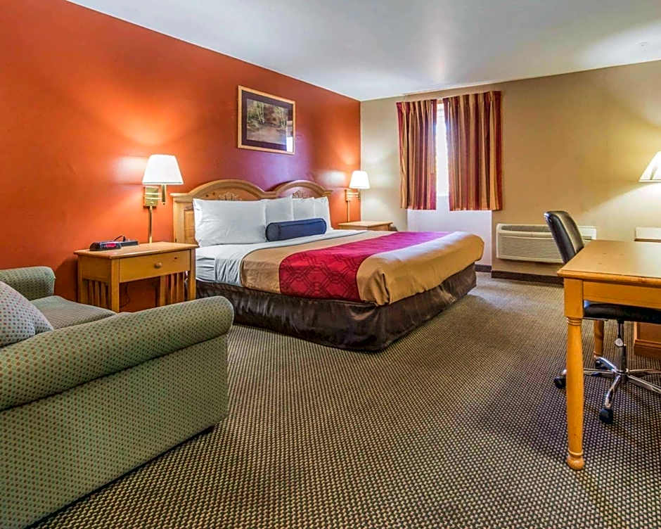 Photo 1 of 3 of 1 King Bed, Accessible, Nonsmoking