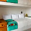 Topia Retreat - Surf Suite Sur