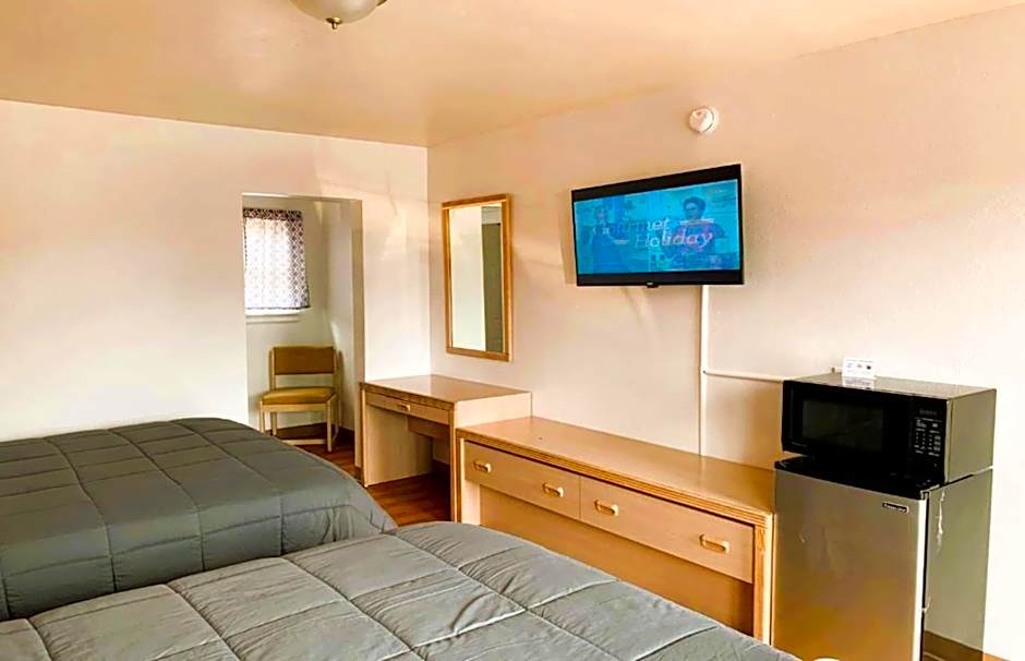 Royal Gateway Motel by OYO