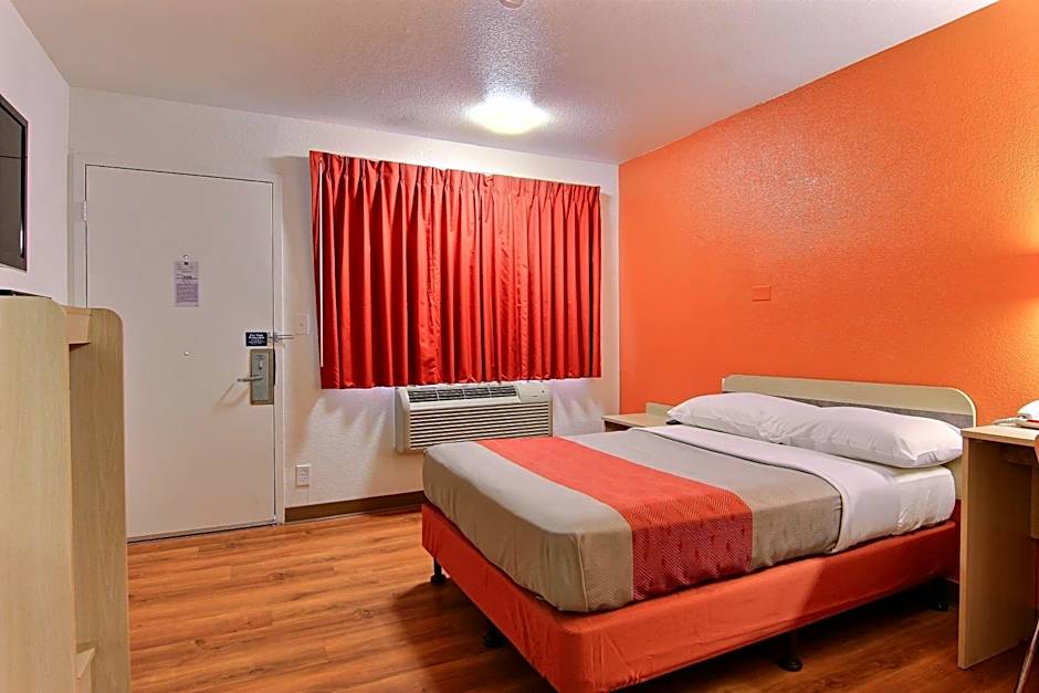 Motel 6-Kingsville, TX