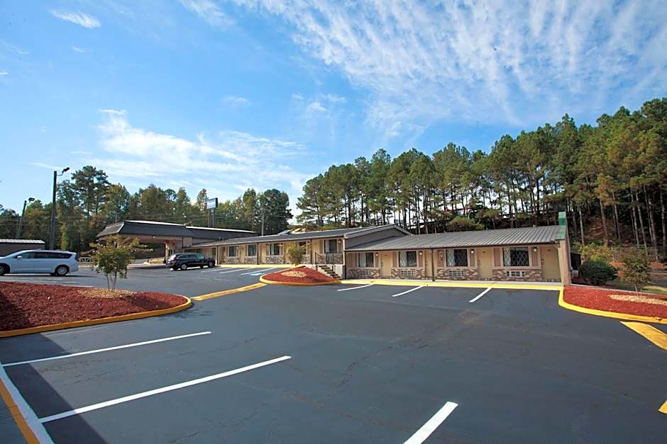 Travelodge by Wyndham Macon West