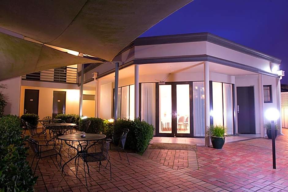 The Waverley International Hotel