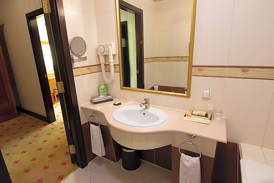 Grand Tien Shan Hotel