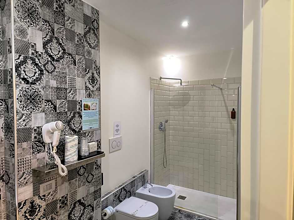 Trevi Contemporary Suite