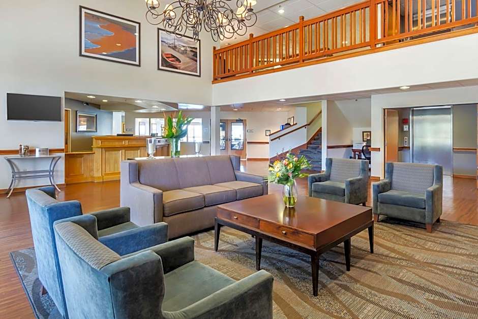 Best Western Plus Edmonds Harbor Inn