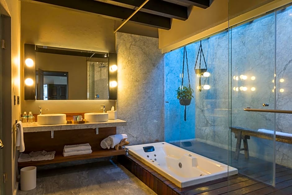 Dos Casas Hotel & Spa