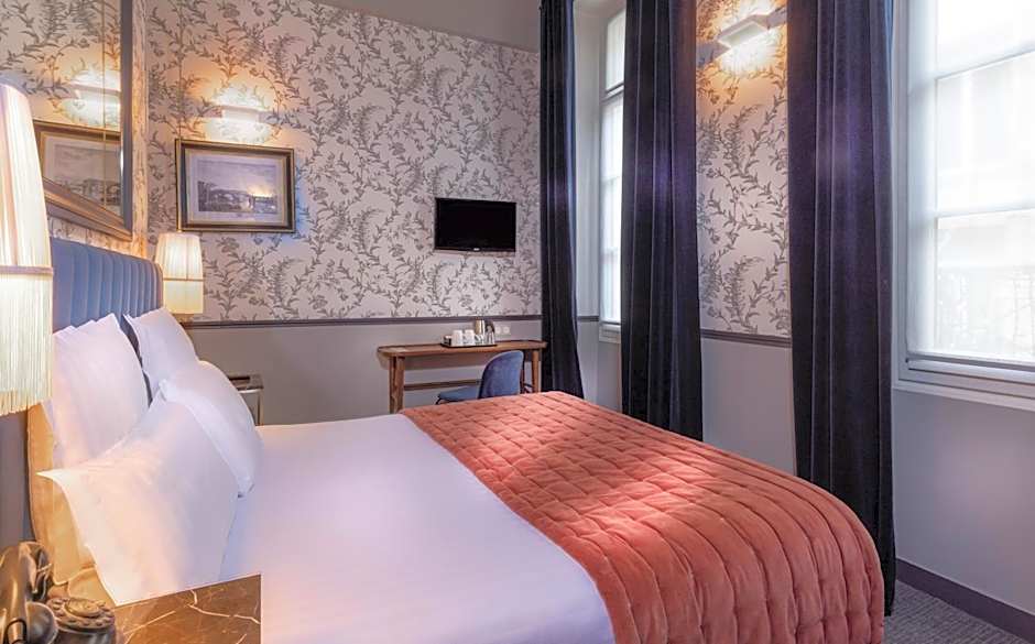 Dauphine Saint Germain