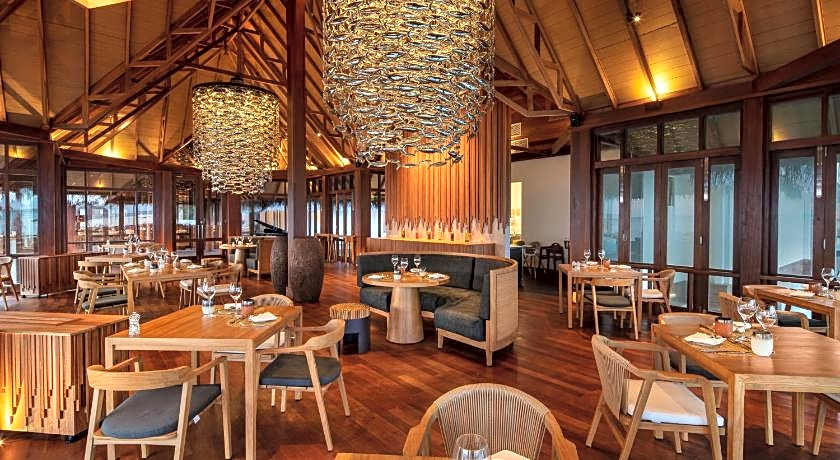 Heritance Aarah - Premium All Inclusive - 40 Minutes away from Male by Seaplane