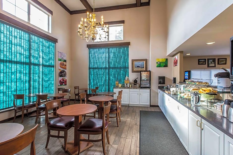Quality Inn and Suites Summit County