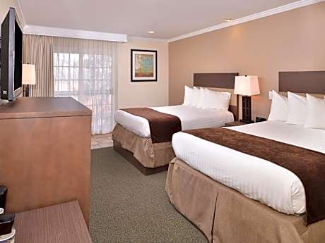 Deluxe Queen Room with Two Queen Beds and Balcony - Non-Smoking