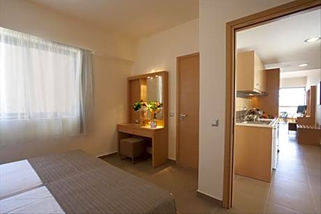Two-Bedroom Apartment (4 Adults)