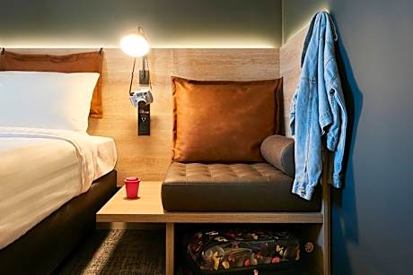 Moxy Sleeper, Guest room, 1 Queen