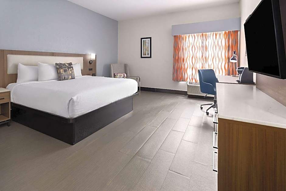 La Quinta Inn & Suites by Wyndham Newnan