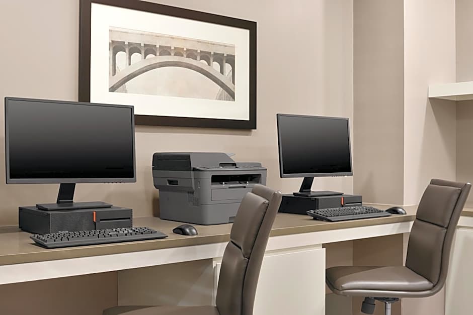 Country Inn & Suites by Radisson, Belleville, ON