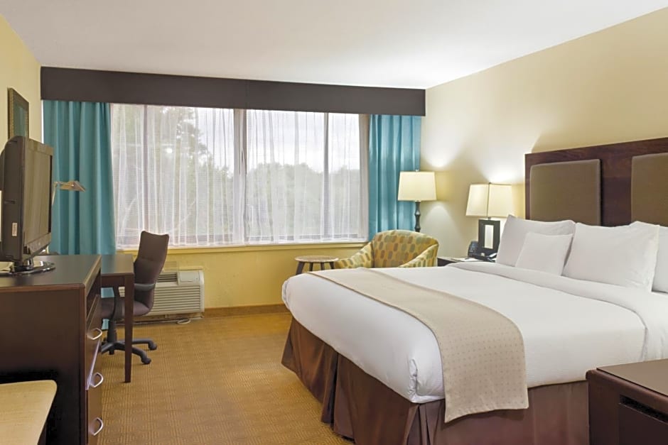 DoubleTree by Hilton Tinton Falls-Eatontown