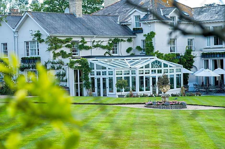 Summer Lodge Country House Hotel