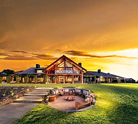 Spicers Peak Lodge