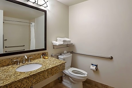 accessible - 1 king, mobility accessible, communication assistance, bathtub, microwave and refrigerator, wi-fi, non-smoking, full breakfast