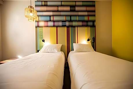 Standard Room with 2 Single Beds