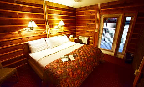 King Room in Poplar Lodge Motel