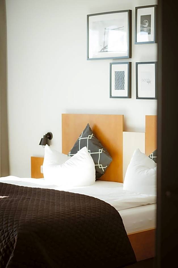 Hotel Rheinpromenade8