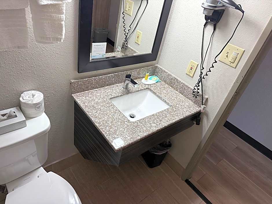 Days Inn by Wyndham Muncie -Ball State University