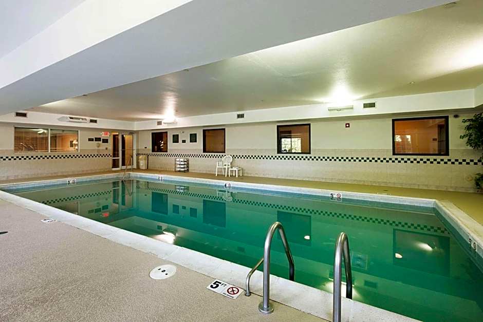 Country Inn & Suites by Radisson, Tinley Park, IL