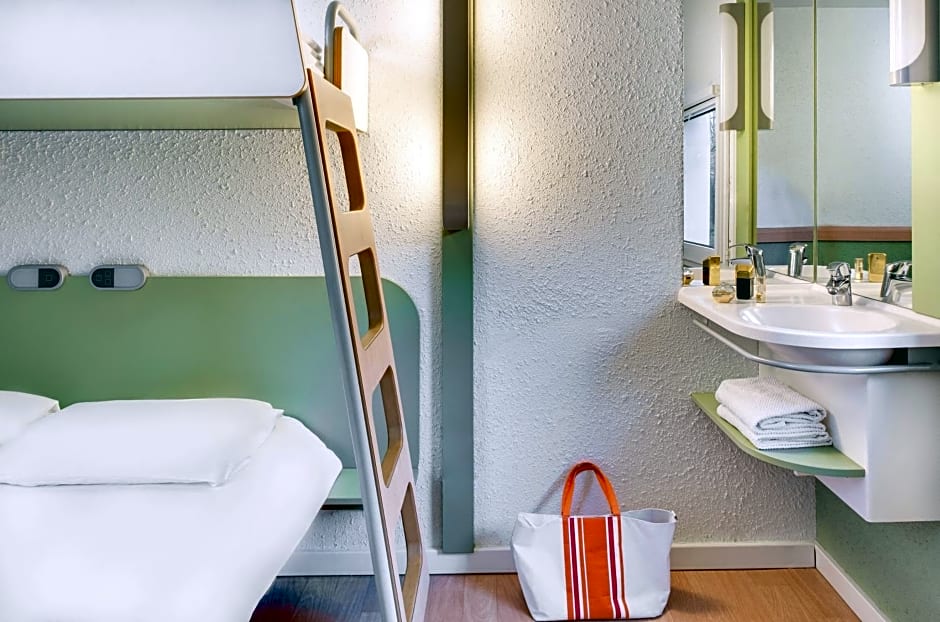 ibis Budget Courbevoie Paris La Defense