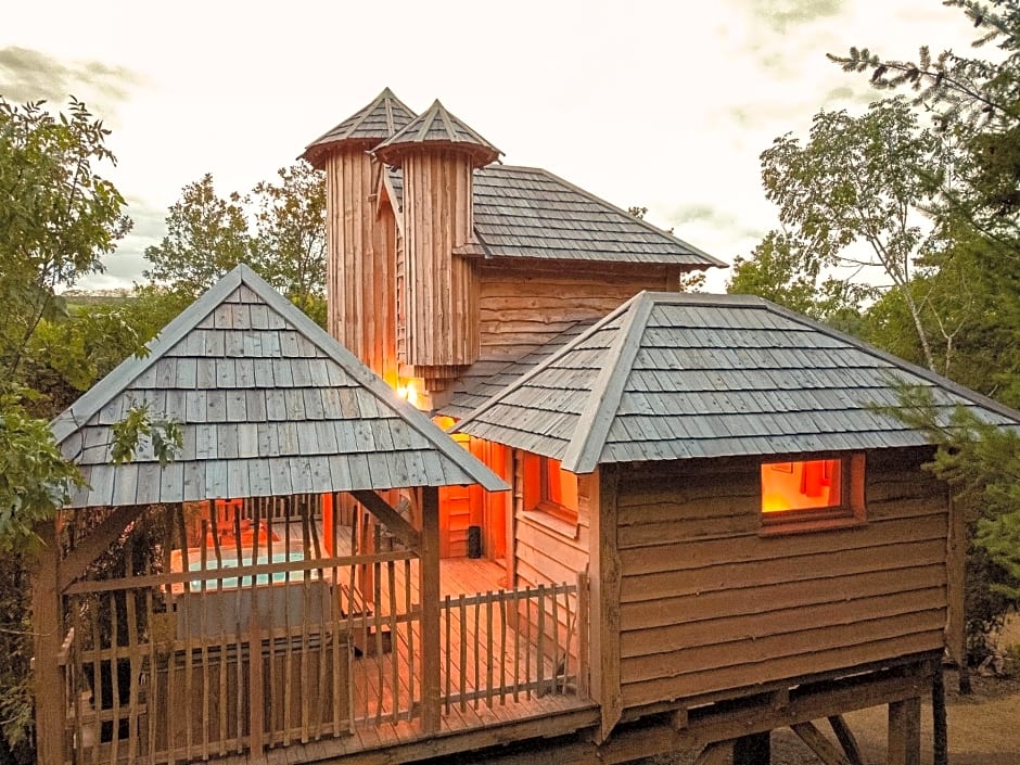 Cabane Château hôtel luxe avec spa privatif Aulteribe - Le Peydébé