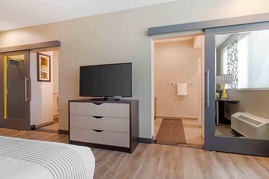 GLO Best Western DeSoto Dallas