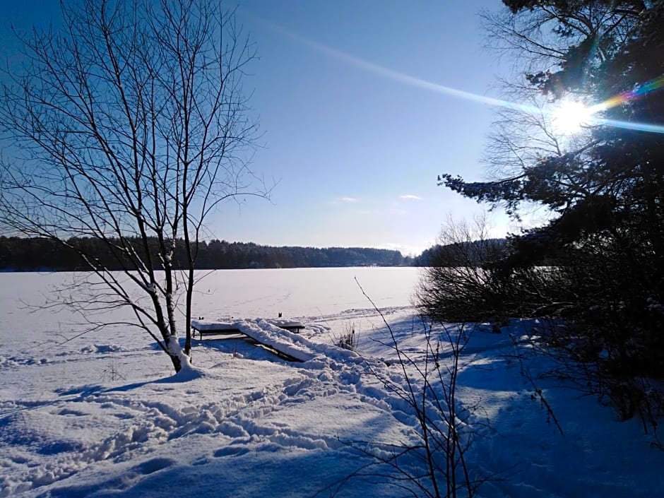 Grygielówka nad jeziorem - sauna & jacuzzi