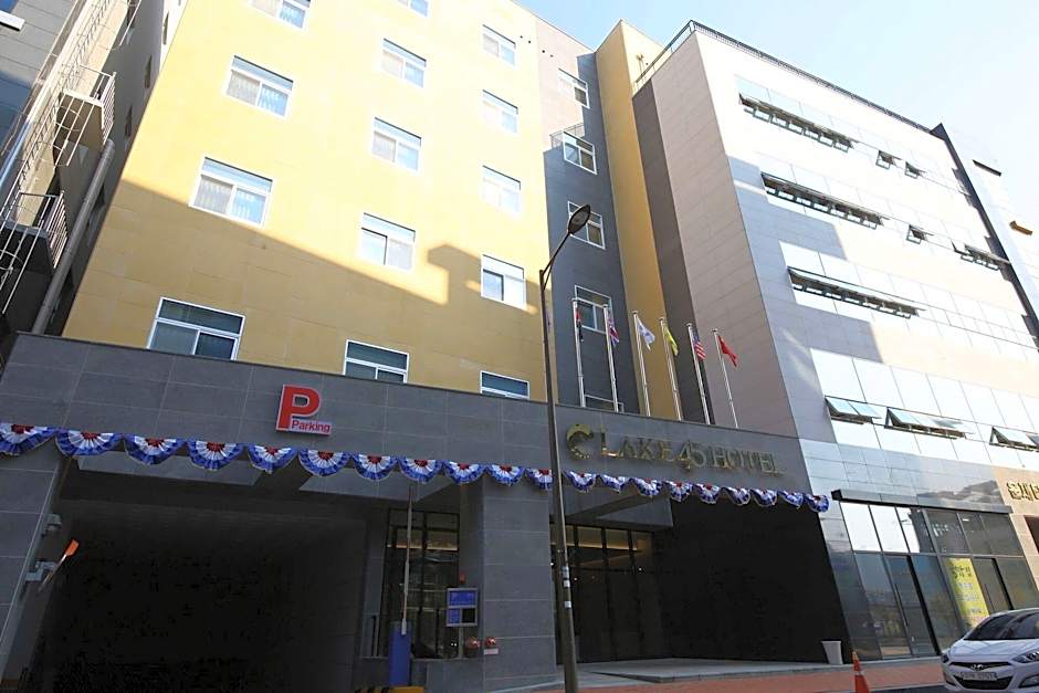 Lake 45 Hotel