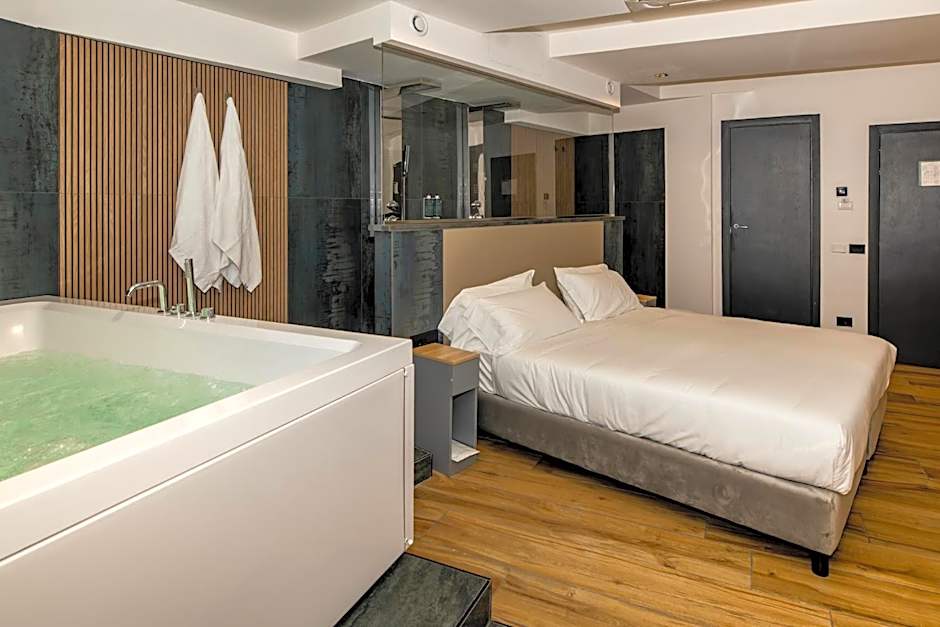 Golden Hotel