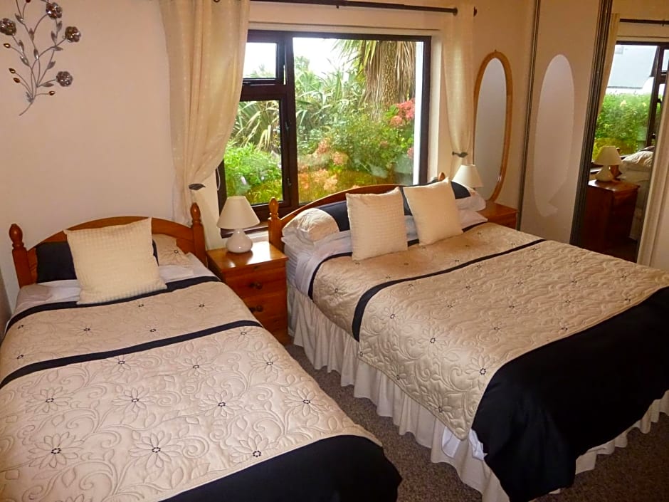 The Ocean Wave Bed & Breakfast