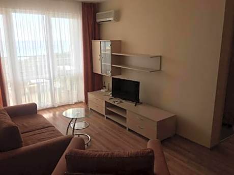 One-Bedroom Apartment with Balcony