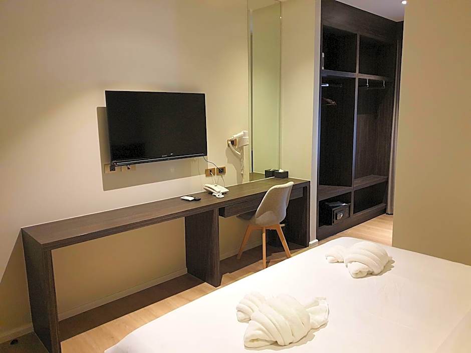 XOTEL