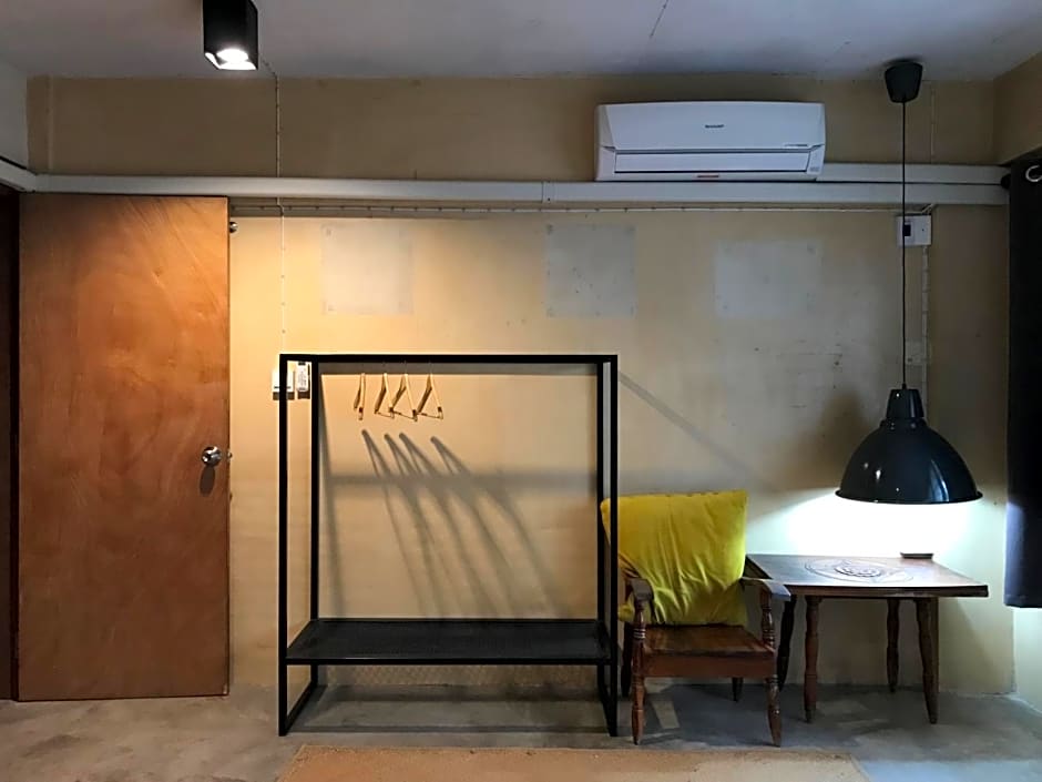 Boundary Hostel and Cafe