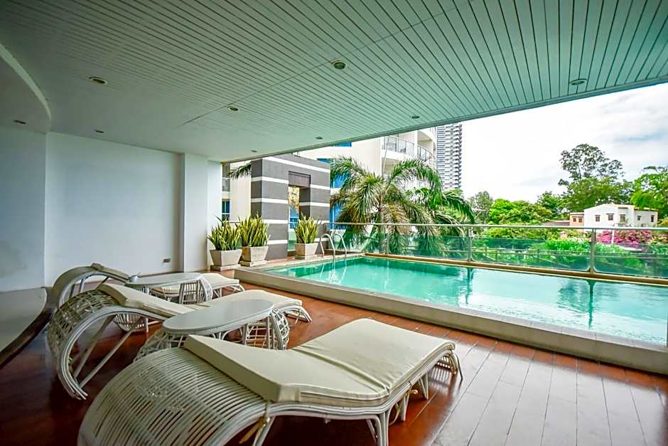 Royal Beach View Suites