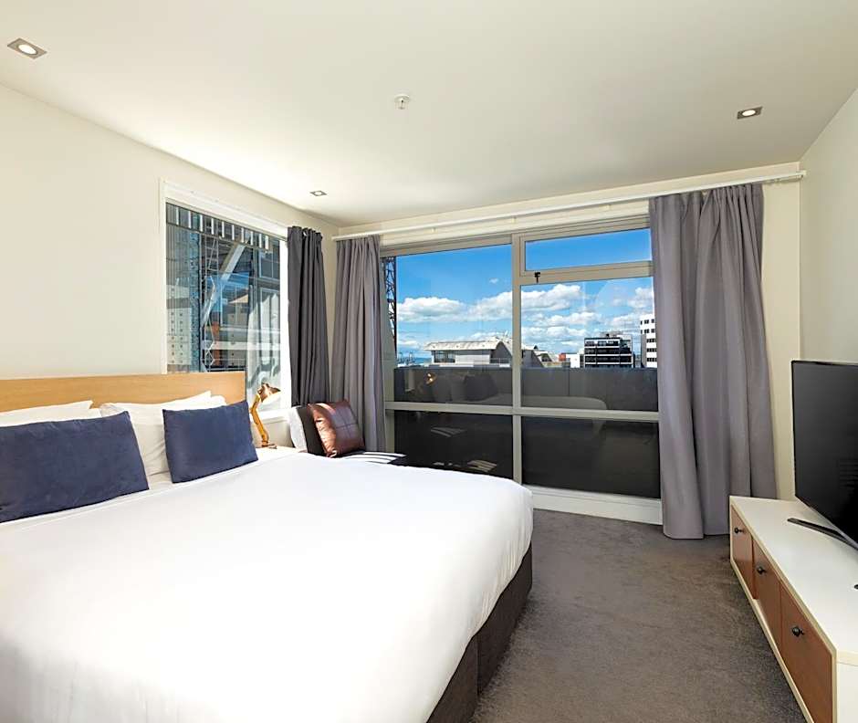 Auckland Harbour Suites