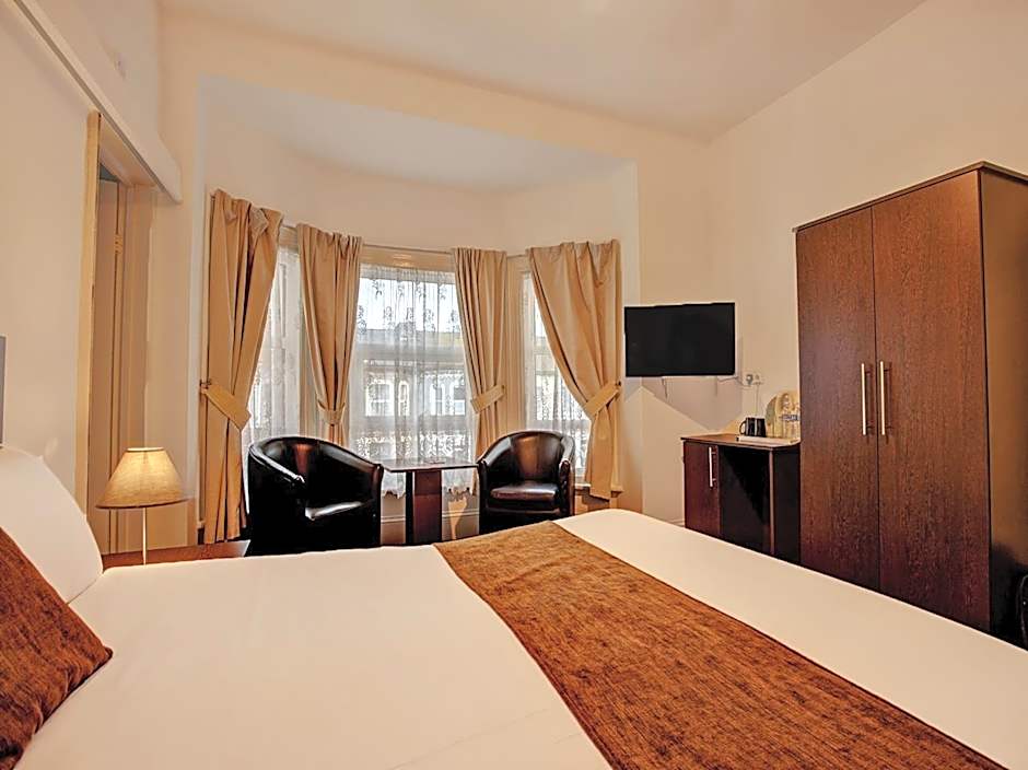The Waverley Hotel