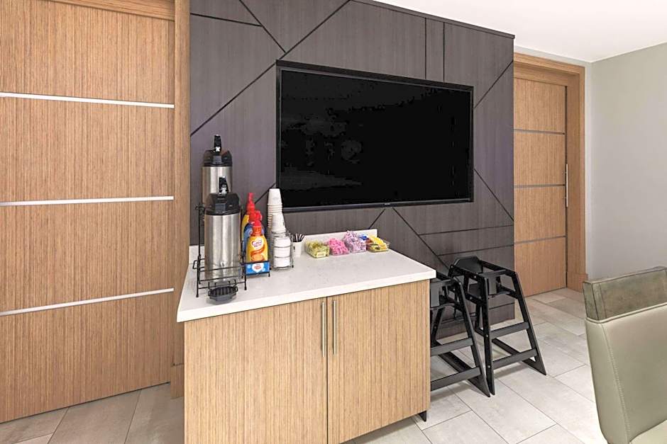 La Quinta Inn & Suites by Wyndham Mcalester
