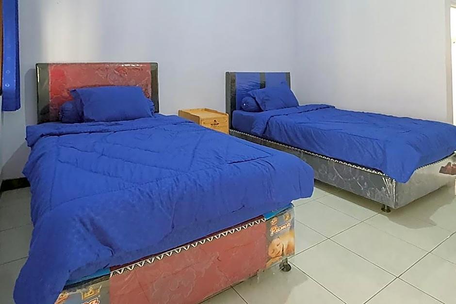 Angrumba Family Homestay Syariah near RSUD Caruban Mitra RedDoorz