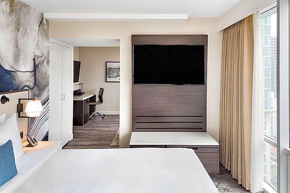 Delta Hotels by Marriott Vancouver Downtown Suites