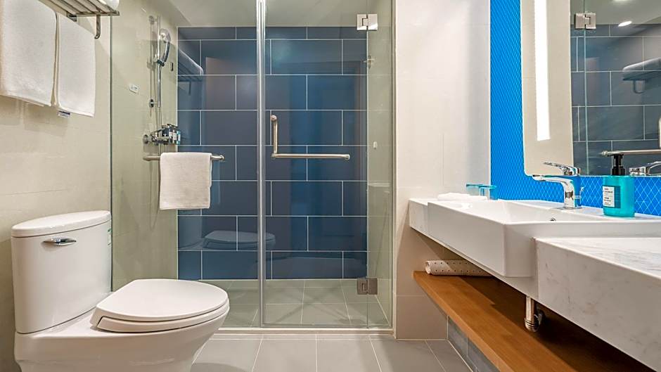 Holiday Inn Express Qingdao City Center By IHG