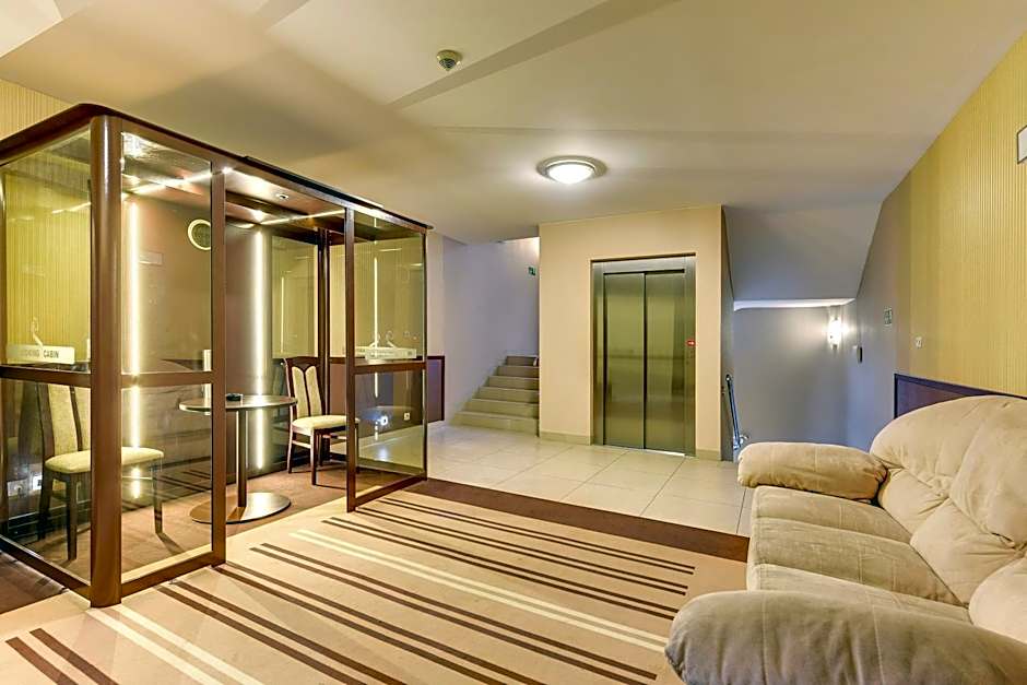Amber Hotel