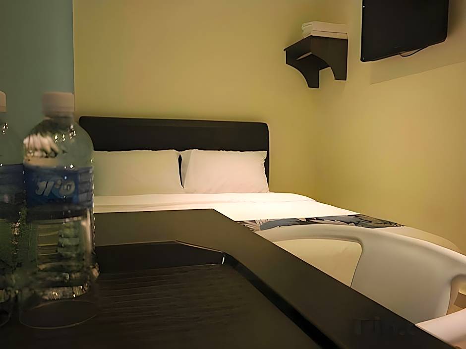 Clover Hotel