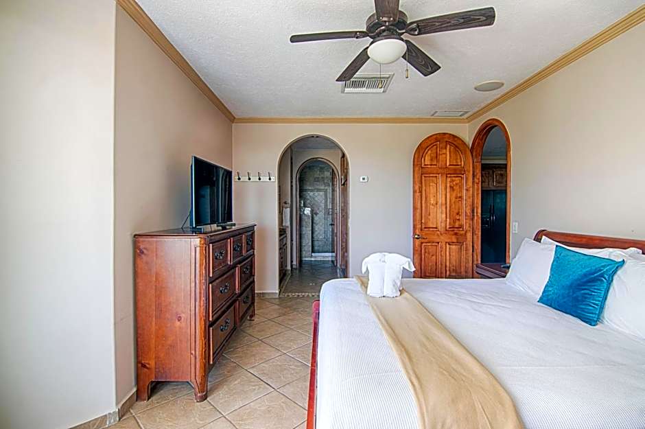 Casa Blanca Golf Villas