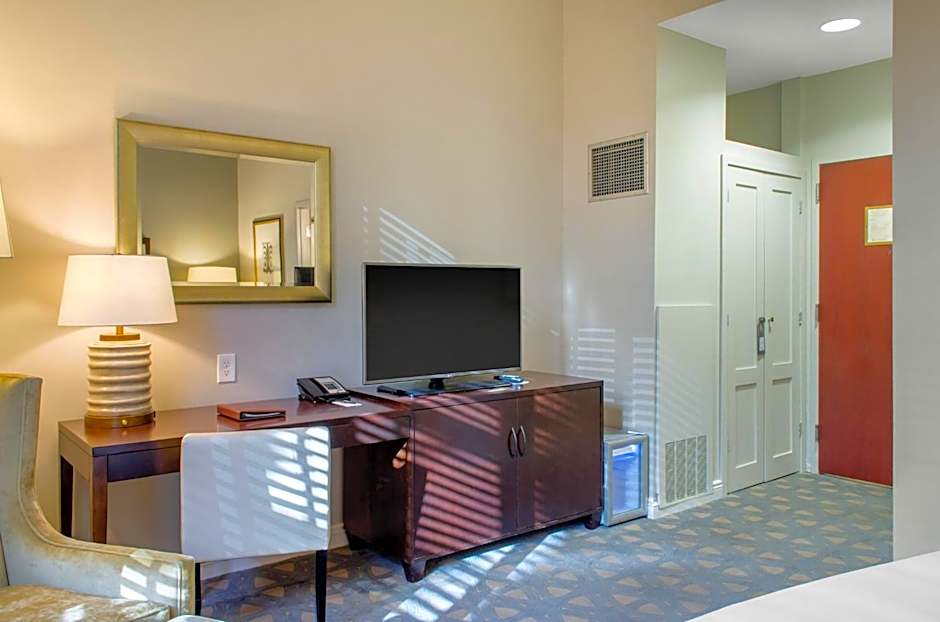 THE RIVERFRONT HOTEL NEW ORLEANS